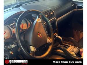 Image 3/5 of Porsche Cayenne Turbo (2008)