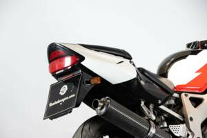 Image 16/44 of Honda CBR 900RR Fireblade (1999)