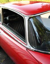 Immagine 20/39 di Jaguar E-Type V12 (2+2) (1973)