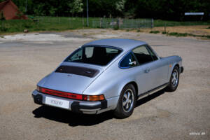 Image 14/42 de Porsche 911 2.7 (1974)
