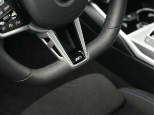 Image 42/50 of BMW 330i xDrive Touring (2025)