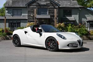 Image 19/50 of Alfa Romeo 4C Spider (2017)