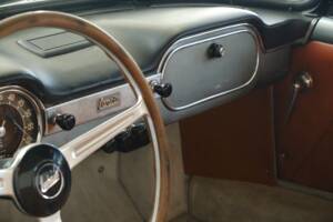 Bild 44/50 von Lancia Flaminia GT 2.5 3C Touring (1963)