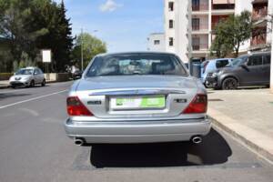 Image 20/33 of Jaguar XJ6 3.2 Executive (1995)