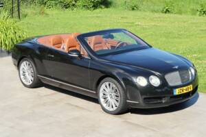 Bild 41/50 von Bentley Continental GTC (2007)