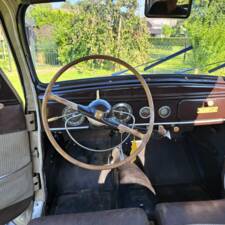 Bild 7/8 von SIMCA 8 - 1200 (1951)