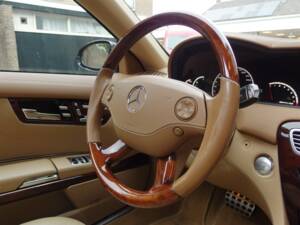 Bild 22/49 von Mercedes-Benz CL 63 AMG (2007)