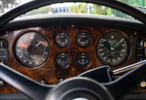 Image 15/27 of Bentley S 3 Continental (1963)