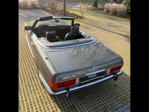 Immagine 10/24 di Mercedes-Benz 380 SL (1984)