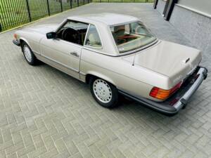 Bild 7/36 von Mercedes-Benz 560 SL (1989)