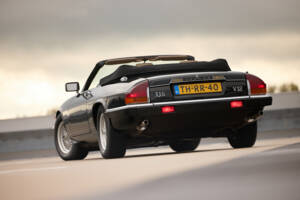 Image 17/37 de Jaguar XJ-S Convertible (1989)