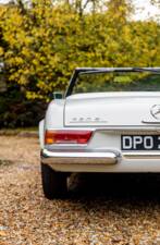 Image 30/50 of Mercedes-Benz 280 SL (1968)