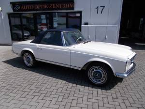 Afbeelding 2/14 van Mercedes-Benz 280 SL (1970)
