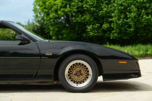 Obraz 31/50 pojazdu Pontiac Firebird TransAm (1989)