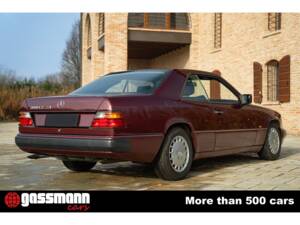 Image 8/15 of Mercedes-Benz 300 CE-24 (1991)