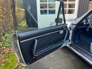 Bild 56/60 von Peugeot 504 V6 Coupe (1975)