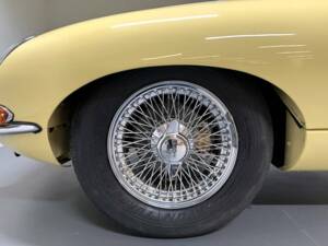 Image 21/22 de Jaguar Type E 4.2 (1965)