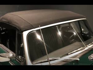 Image 32/40 of MG MGB (1974)