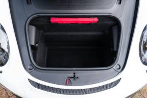 Image 35/42 of Porsche 911 R (2016)