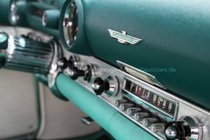 Image 22/40 of Ford Thunderbird (1955)