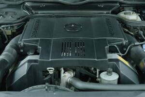Image 23/50 of Mercedes-Benz SL 500 (1994)