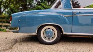 Image 21/39 of Mercedes-Benz 220 SE (1958)