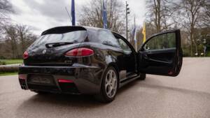 Image 27/60 of Alfa Romeo 147 3.2 GTA (2003)