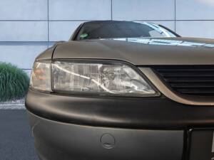 Bild 6/14 von Opel Vectra 1,6 (1996)