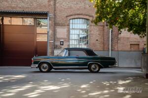 Afbeelding 2/19 van Mercedes-Benz 220 SE b (1962)