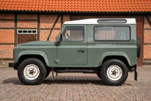 Image 10/42 of Land Rover Defender 90 (2015)