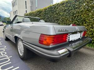 Image 8/36 of Mercedes-Benz 560 SL (1989)