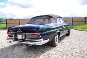 Afbeelding 10/32 van Mercedes-Benz 250 SE (1967)
