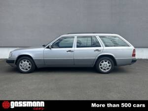 Bild 5/15 von Mercedes-Benz 300 TD (1992)