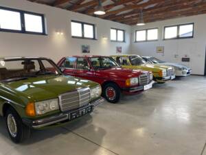 Image 97/100 of Mercedes-Benz 300 D (1983)