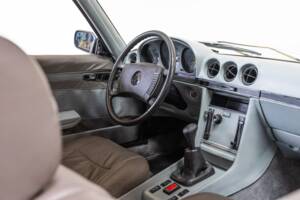 Image 11/32 of Mercedes-Benz 350 SLC (1971)