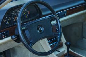 Bild 20/50 von Mercedes-Benz 560 SEC (1987)