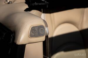 Image 47/70 of Jaguar XKR (2004)