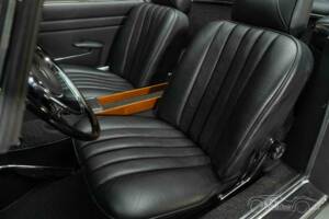 Image 14/18 of Mercedes-Benz 280 SL (1968)