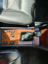 Image 17/35 de Mercedes-Benz E 200 (1995)