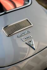 Bild 9/50 von Jaguar E-Type V12 (2+2) (1971)