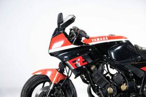 Image 21/50 of Yamaha FZ 750 (1986)