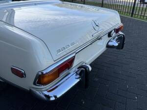 Image 18/48 of Mercedes-Benz 280 SL (1970)