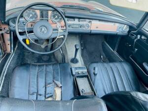 Image 17/36 of Mercedes-Benz 280 SL (1970)