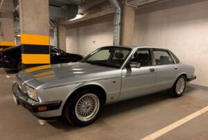 Image 22/29 de Daimler Double Six (1993)