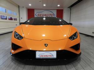 Bild 2/15 von Lamborghini Huracán Evo RWD (2020)