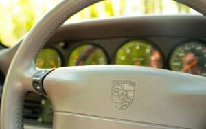 Immagine 33/47 di Porsche 911 Carrera (1994)