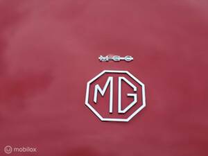 Image 12/44 of MG MGC (1969)