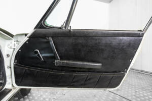 Image 34/50 of Porsche 912 (1967)
