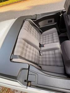 Immagine 30/75 di BMW 320i (1988)