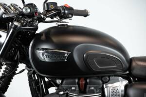 Immagine 22/50 di Triumph DUMMY (2017)